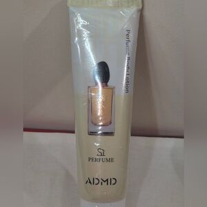 Si Body Lotion And Extra Item (See Photos)